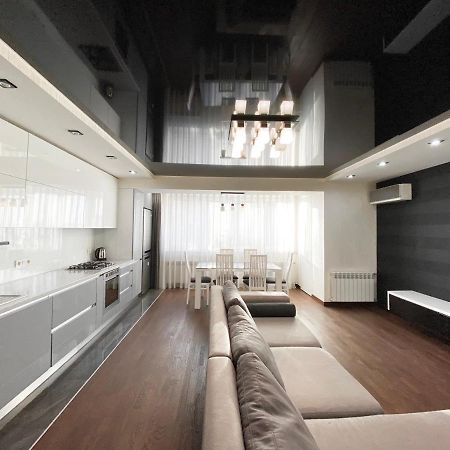Luxury 2-Bedroom River View Dnjepropetovsk Buitenkant foto