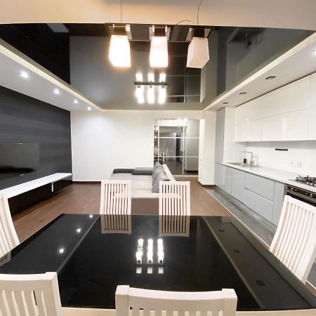 Luxury 2-Bedroom River View Dnjepropetovsk Buitenkant foto