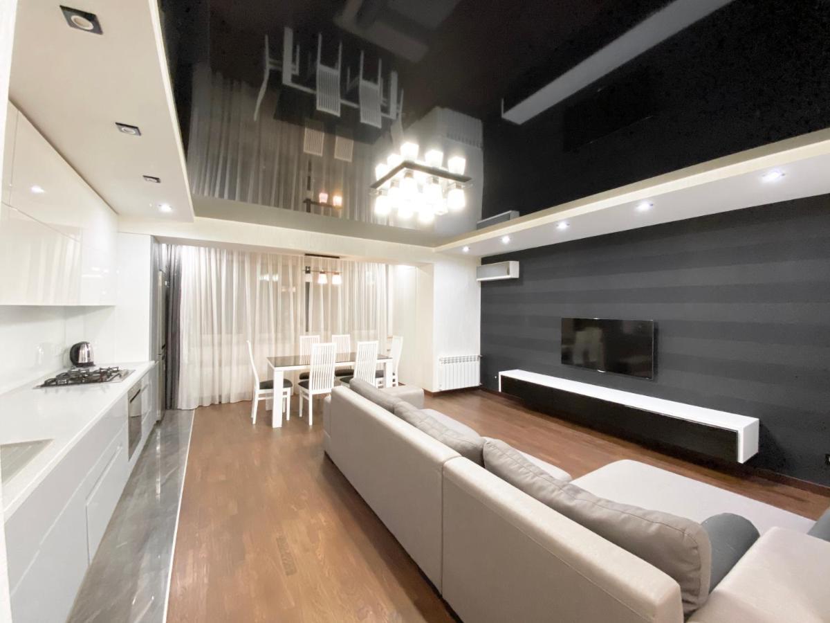 Luxury 2-Bedroom River View Dnjepropetovsk Buitenkant foto